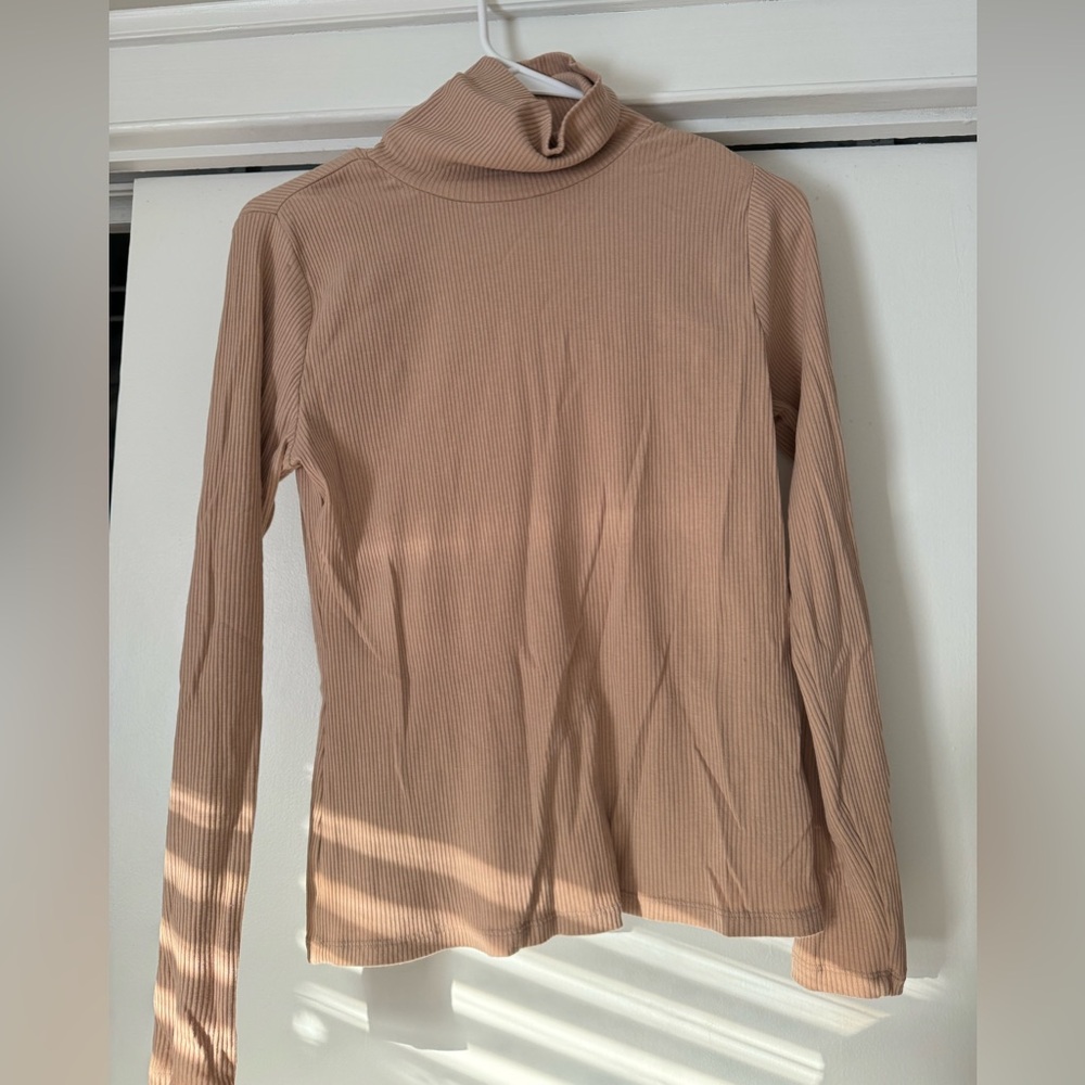 Old navy beige turtleneck